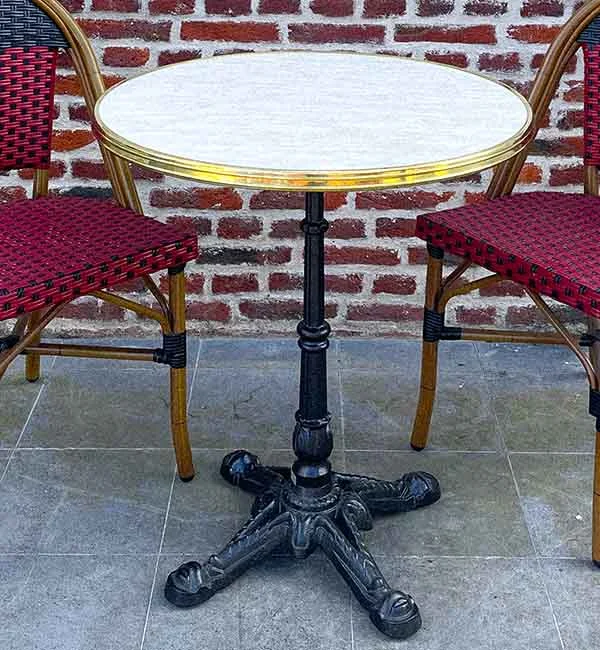 mobilier extérieur table