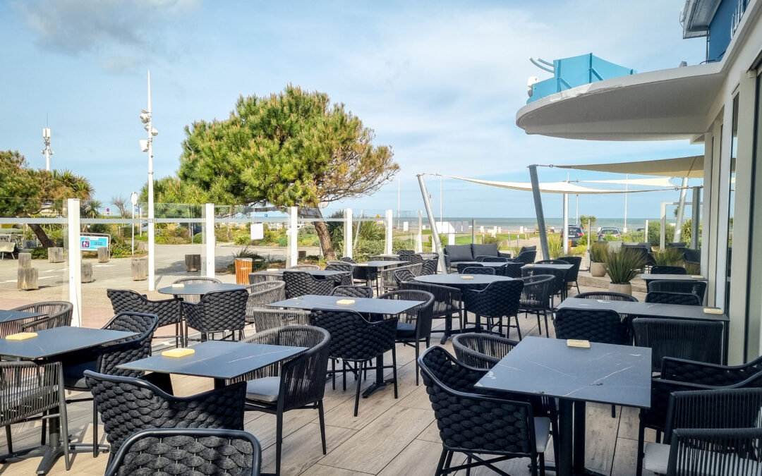 chaises professionnelles pour les terrasses extérieures des restaurants